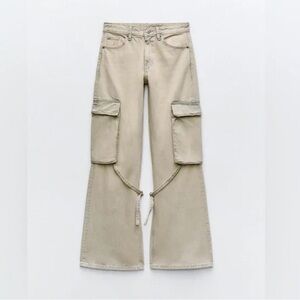 Zara TRF BELT LOOP CARGO Khaki Mid Rise